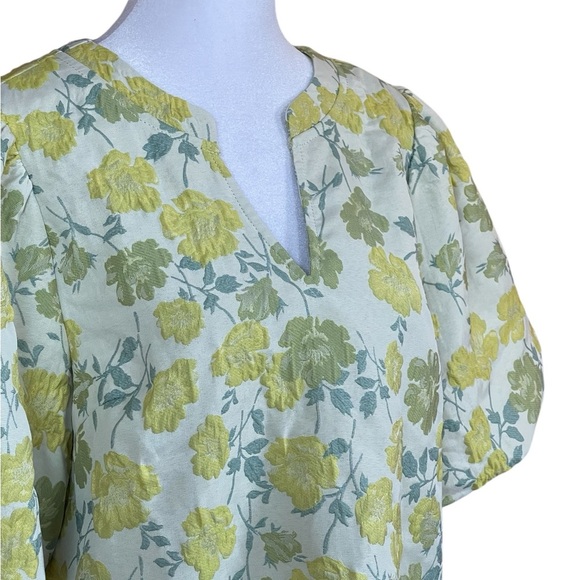 VOY Floral Jacquard Puff Short Sleeve Top Sz M Yellow Cream Green V-Neck - Picture 2 of 2